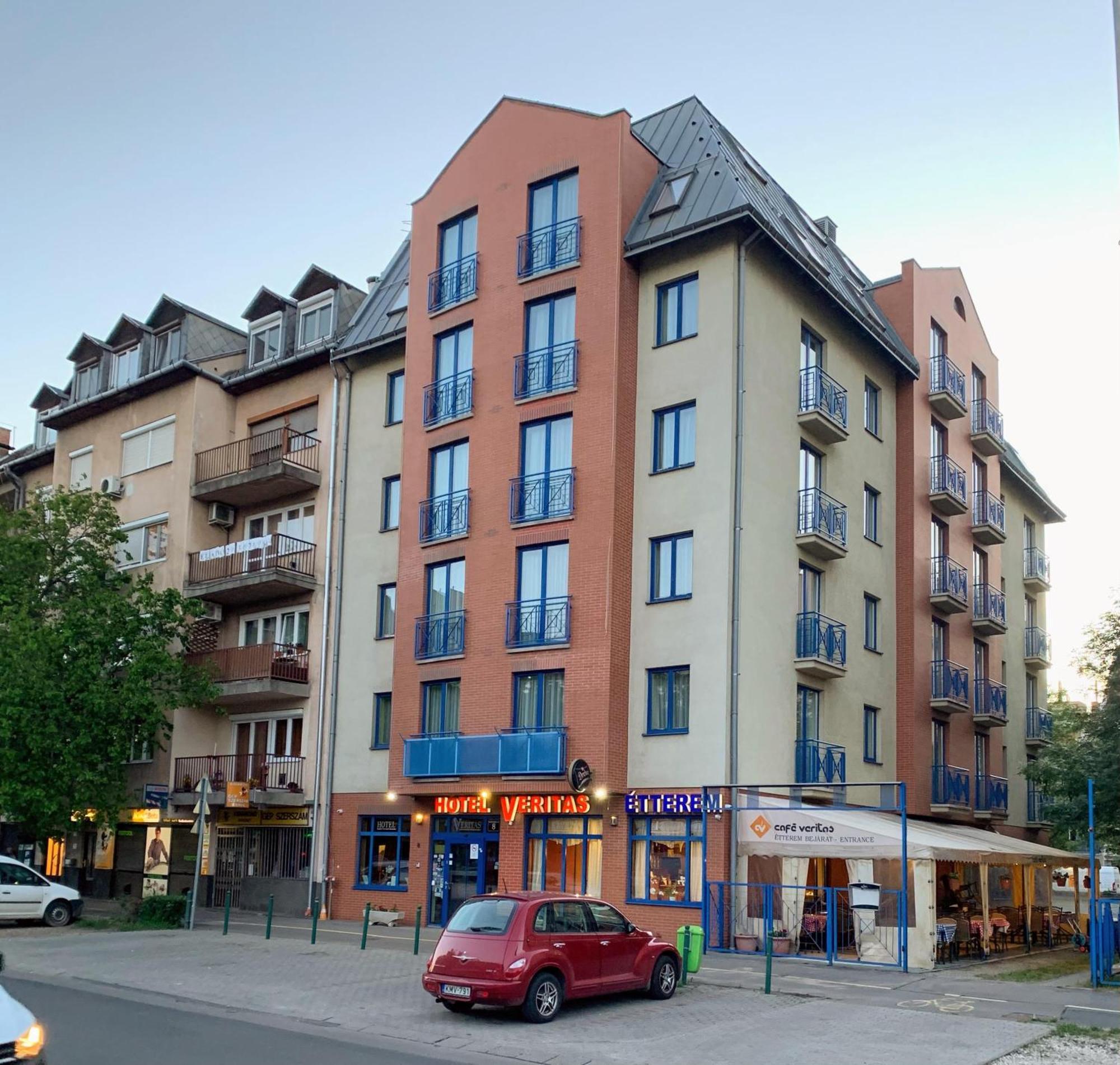 Hotel Veritas Budapest Exteriör bild