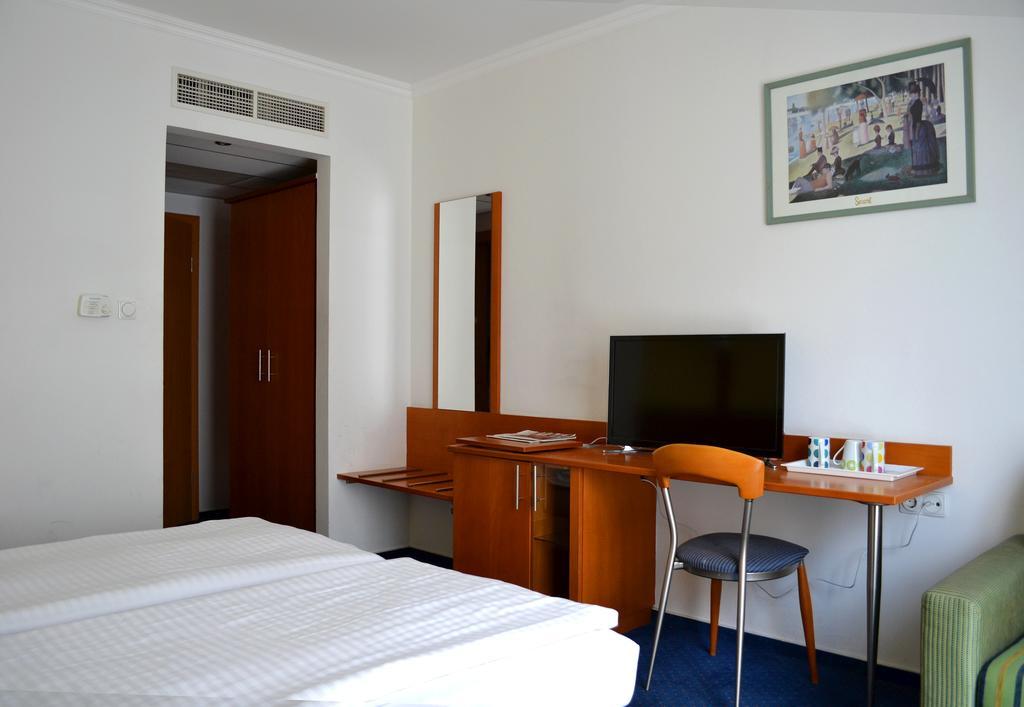 Hotel Veritas Budapest Exteriör bild