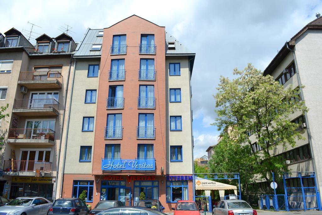Hotel Veritas Budapest Exteriör bild